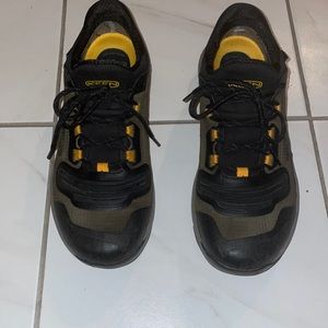 Keen men’s Tempo Flex waterproof hiking sneaker